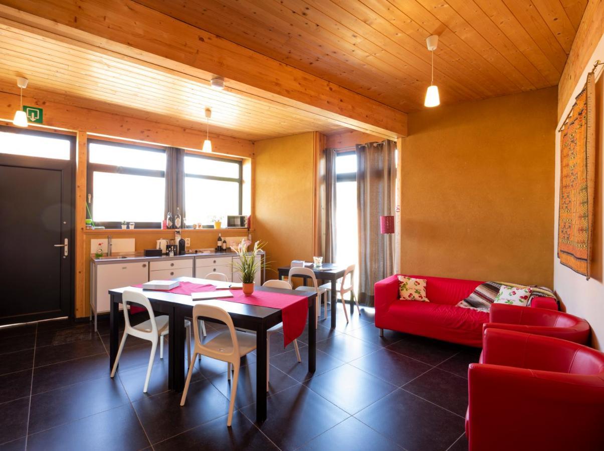 B&B Casa De Paja Sint-Truiden Dış mekan fotoğraf